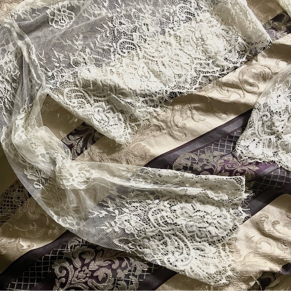 Forever 21 Cropped Crochet Lace Overlay, Off White, Medium Bell Sleeve Frayed - Picture 2 of 5